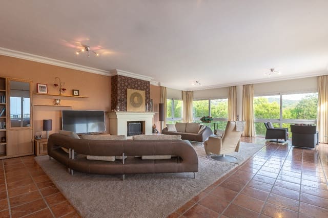 5 bedroom Villa for sale in Marbella with pool - € 1,795,000 (Ref: 7543546)