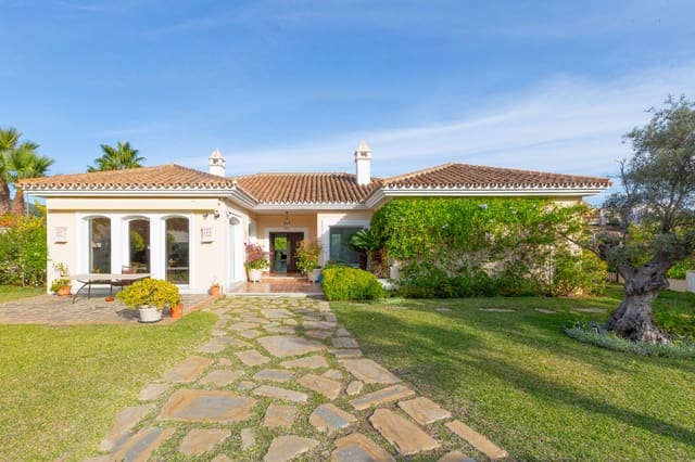 5 bedroom Villa for sale in Marbella with pool - € 1,795,000 (Ref: 7543546)