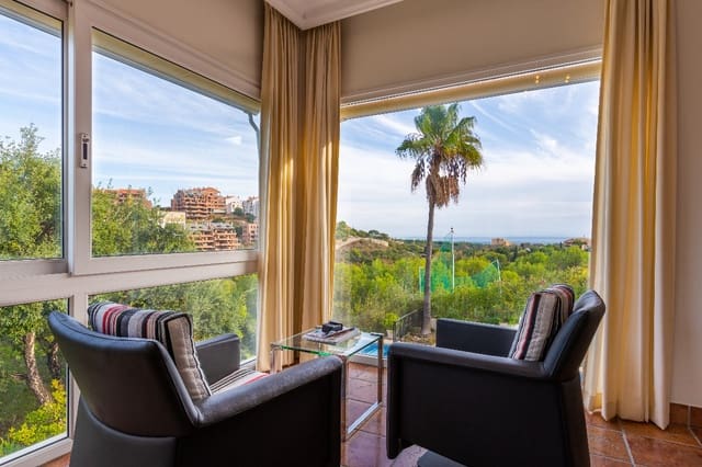 5 bedroom Villa for sale in Marbella with pool - € 1,795,000 (Ref: 7543546)