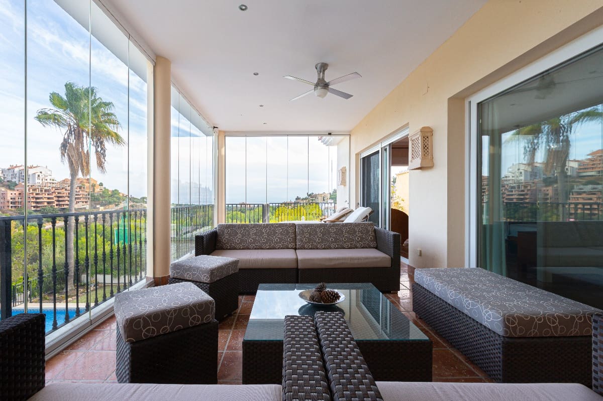 5 bedroom Villa for sale in Marbella with pool - € 1,795,000 (Ref: 7543546)