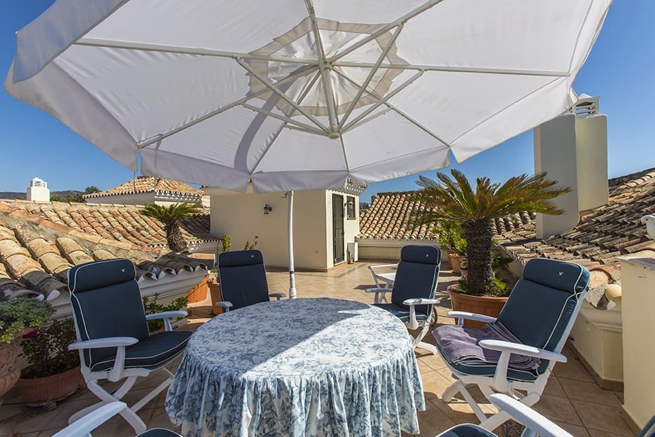 Apartamento de 3 habitaciones en Marbella en venta con piscina - 2.100.000 € (Ref: 7543548)