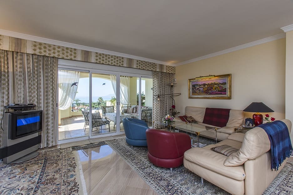 Apartamento de 3 habitaciones en Marbella en venta con piscina - 2.100.000 € (Ref: 7543548)