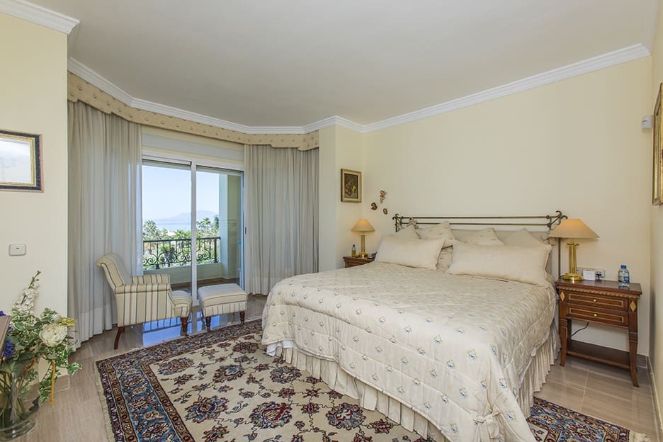 Apartamento de 3 habitaciones en Marbella en venta con piscina - 2.100.000 € (Ref: 7543548)