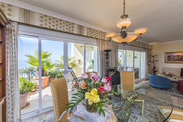 Apartamento de 3 habitaciones en Marbella en venta con piscina - 2.100.000 € (Ref: 7543548)