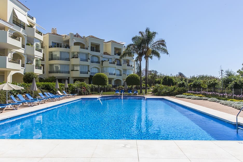 Apartamento de 3 habitaciones en Marbella en venta con piscina - 2.100.000 € (Ref: 7543548)