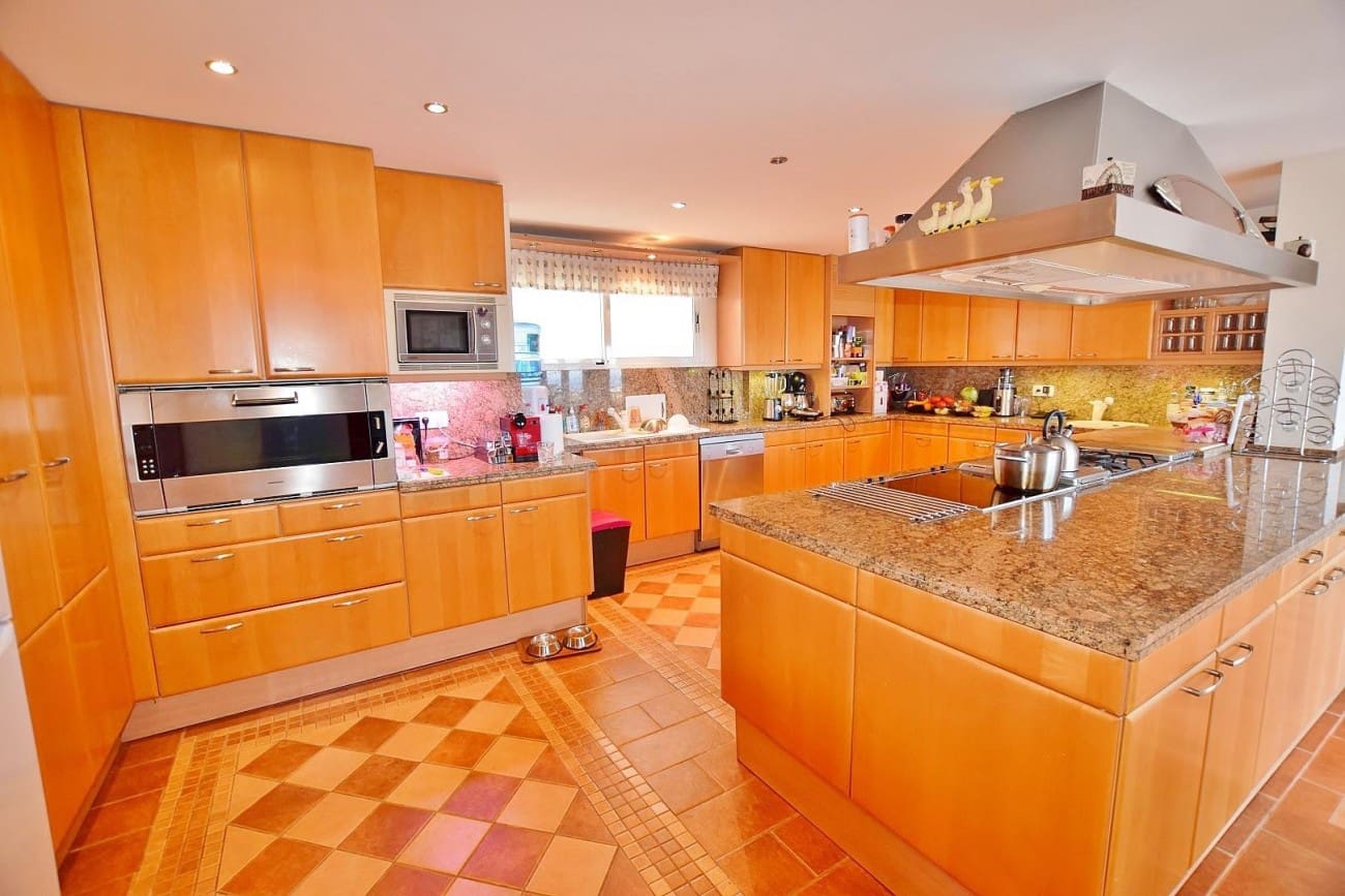 6 makuuhuone Huvila myytävänä paikassa Benahavis mukana uima-altaan - 1 785 000 € (Ref: 7543737)