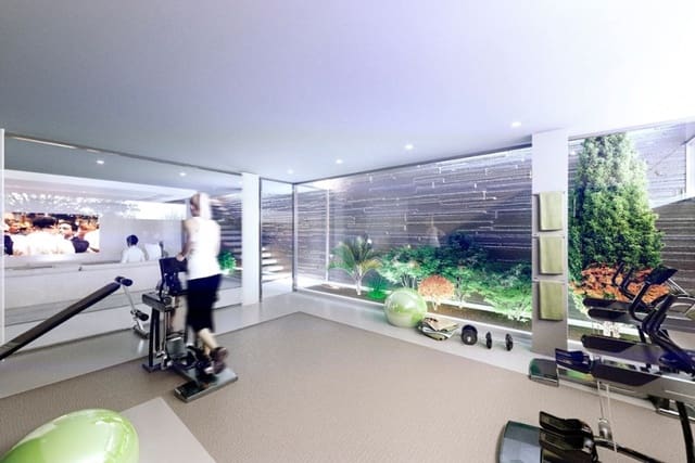 5 bedroom Villa for sale in Estepona with pool - € 1,200,000 (Ref: 7543753)