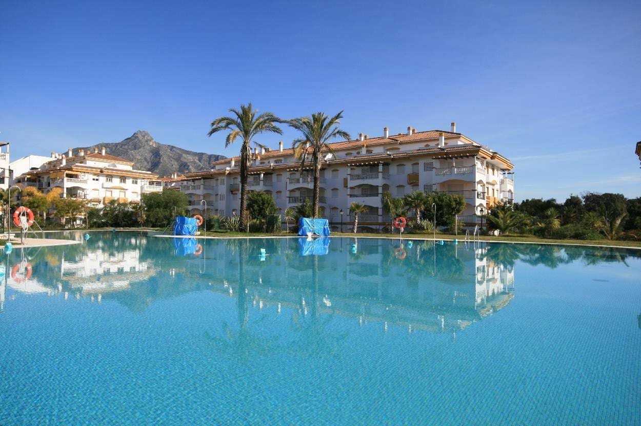 4 sovrum Lägenhet till salu i Marbella med pool - 360 000 € (Ref: 7543769)