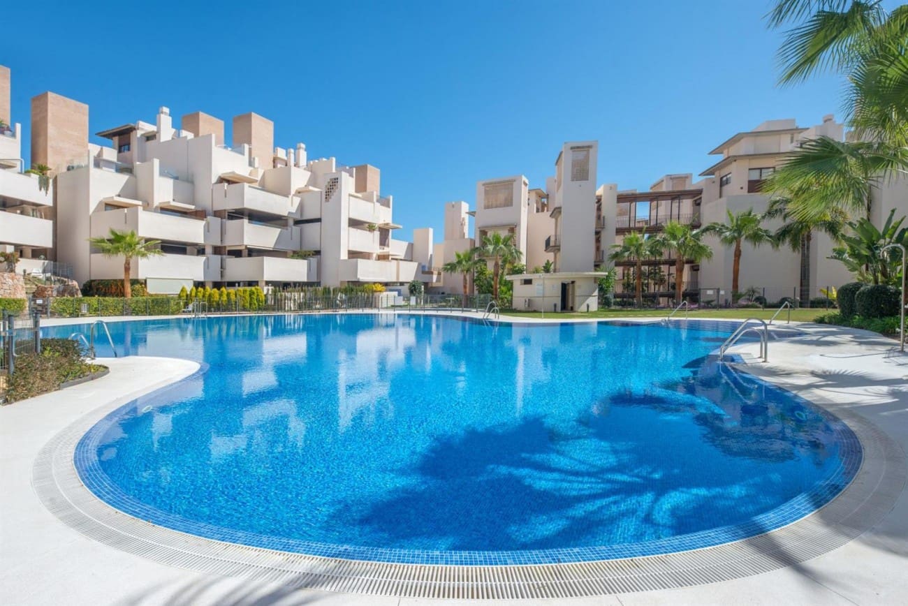 3 bedroom Apartment for sale in New Golden Mile with pool - € 610,000 (Ref: 7543778)
