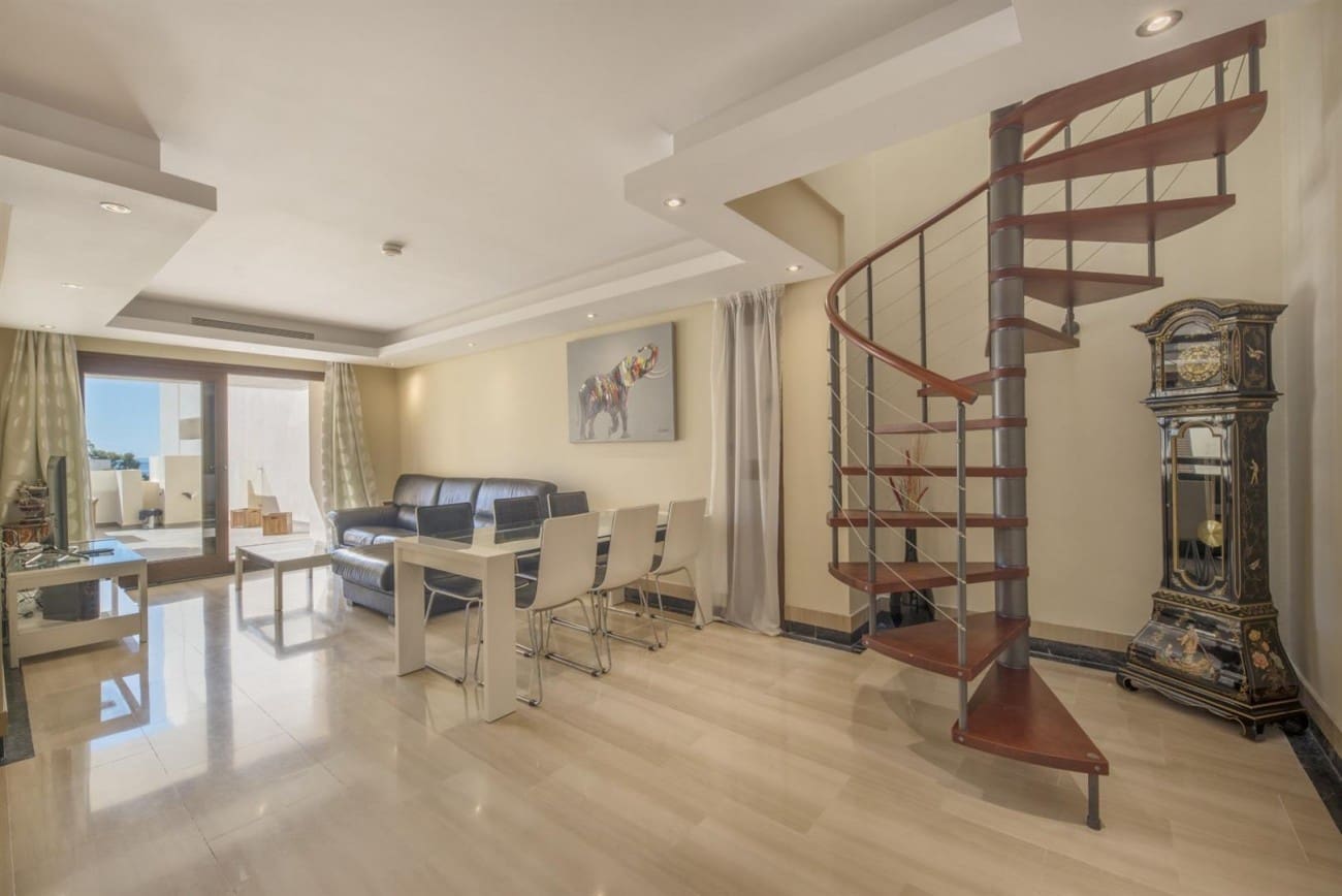 3 bedroom Apartment for sale in New Golden Mile with pool - € 610,000 (Ref: 7543778)