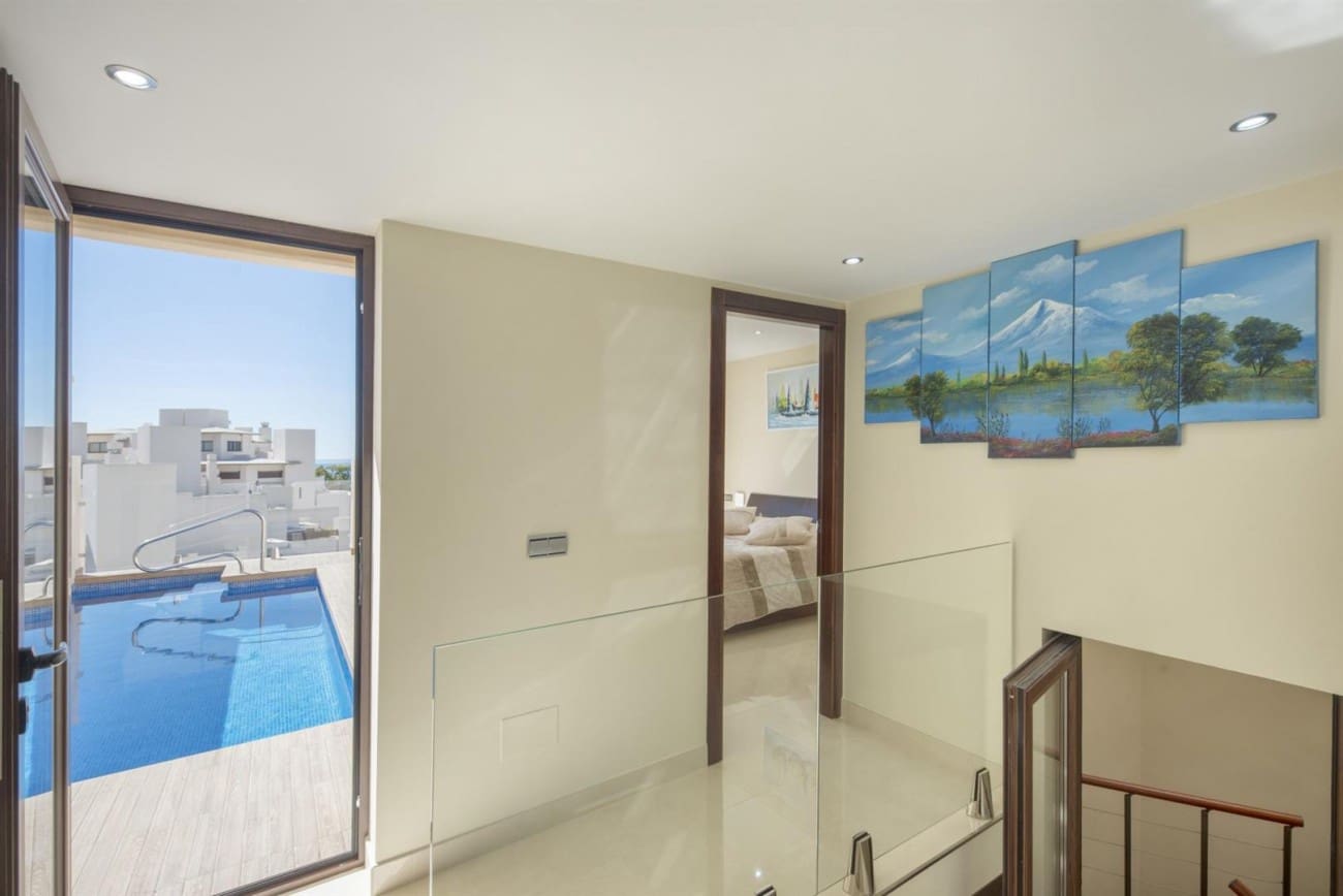 3 bedroom Apartment for sale in New Golden Mile with pool - € 610,000 (Ref: 7543778)