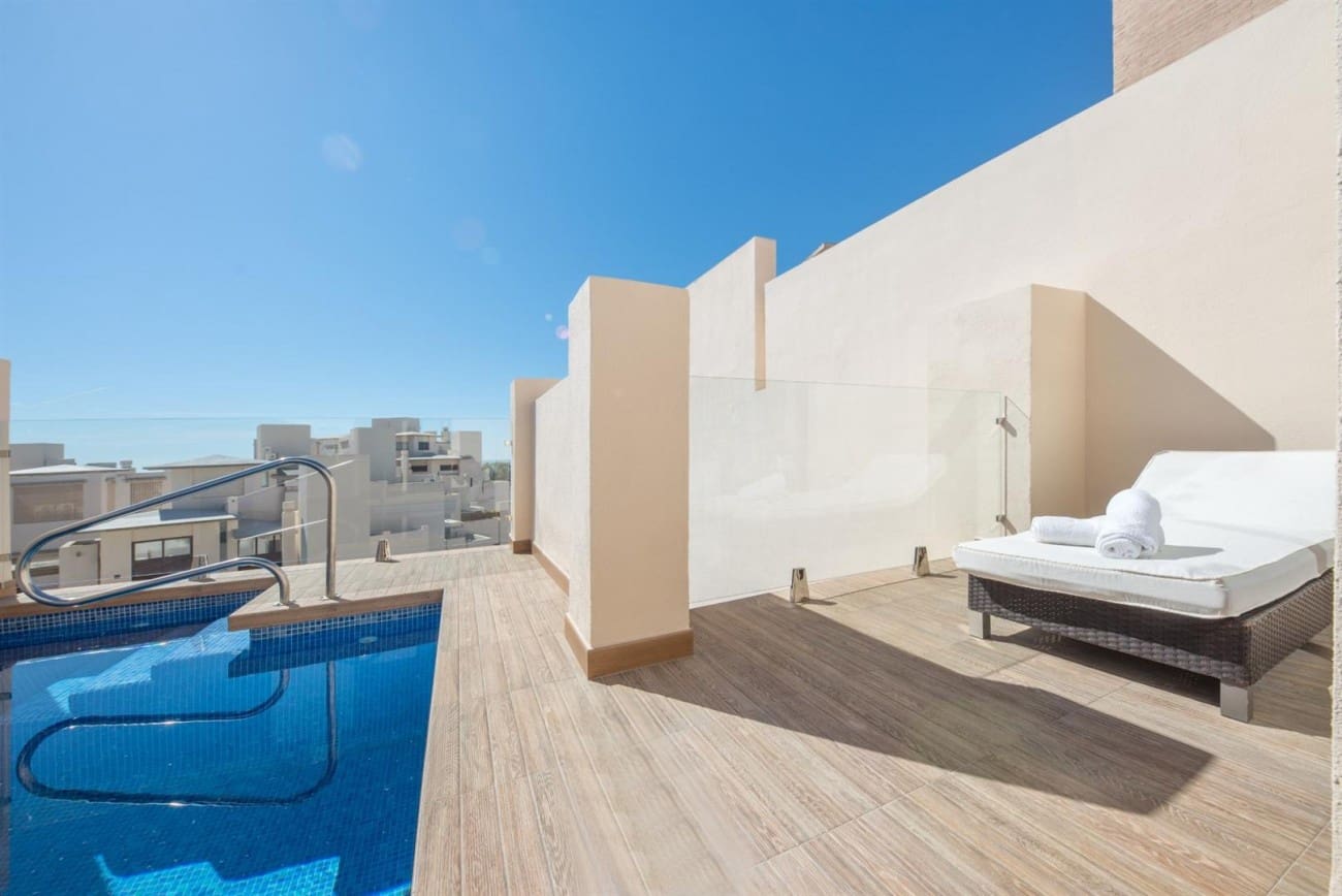 3 bedroom Apartment for sale in New Golden Mile with pool - € 610,000 (Ref: 7543778)