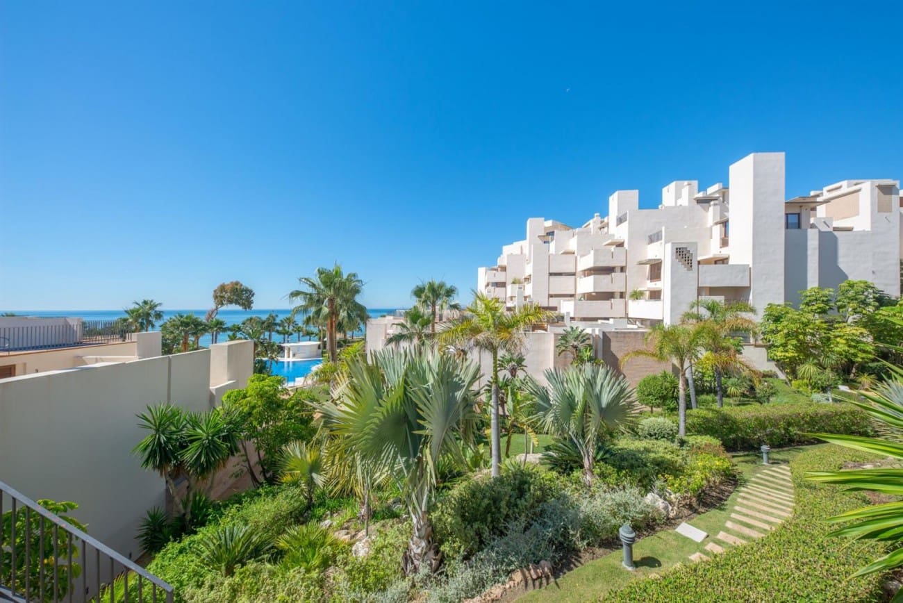 3 bedroom Apartment for sale in New Golden Mile with pool - € 610,000 (Ref: 7543778)