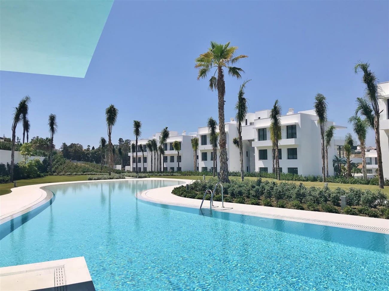 3 quarto Apartamento para venda em Estepona com piscina - 670 000 € (Ref: 7543781)