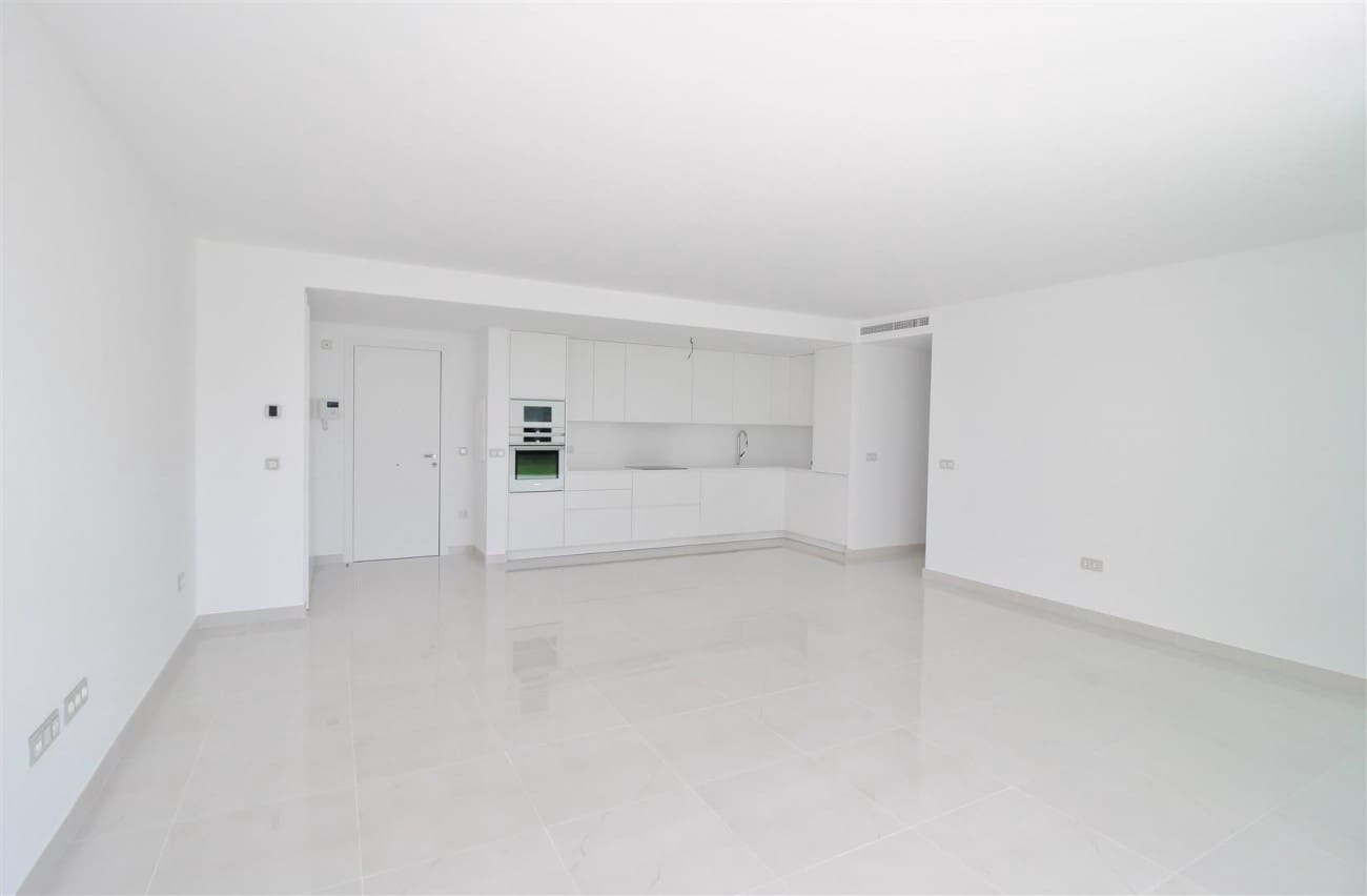 3 quarto Apartamento para venda em Estepona com piscina - 670 000 € (Ref: 7543781)