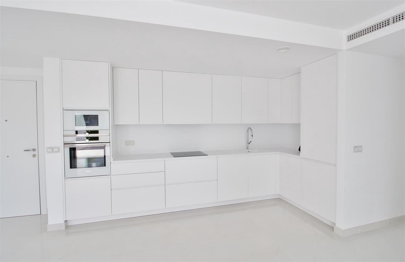 3 quarto Apartamento para venda em Estepona com piscina - 670 000 € (Ref: 7543781)