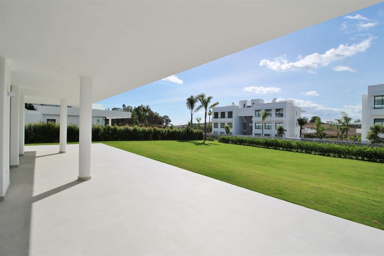 3 quarto Apartamento para venda em Estepona com piscina - 670 000 € (Ref: 7543781)