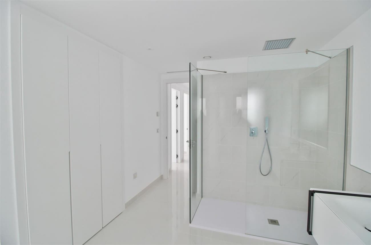 3 quarto Apartamento para venda em Estepona com piscina - 670 000 € (Ref: 7543781)