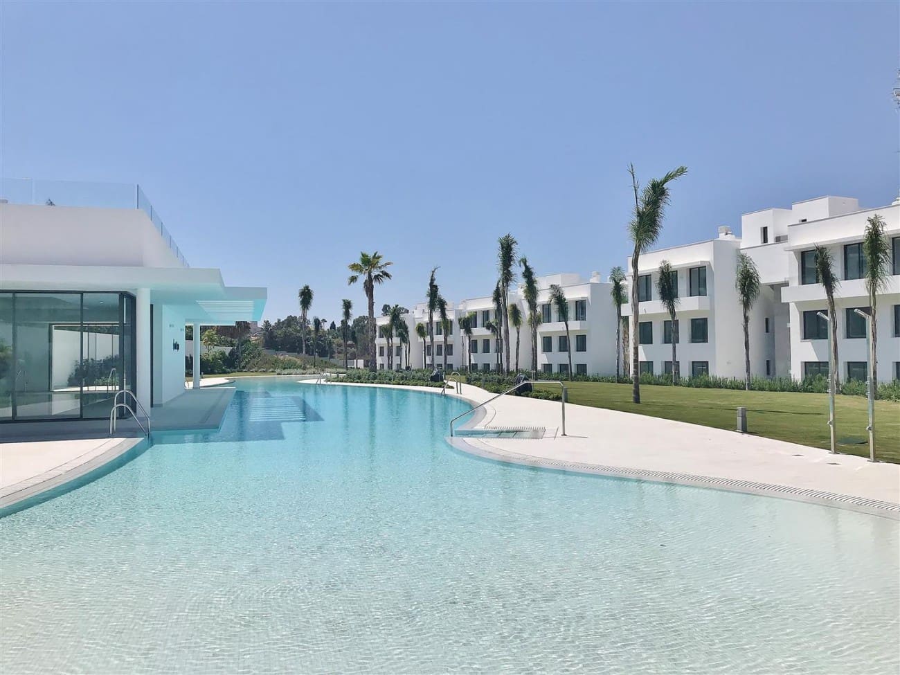 3 quarto Apartamento para venda em Estepona com piscina - 670 000 € (Ref: 7543781)