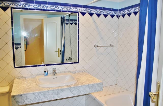 Casa de 3 habitaciones en Marbella en venta con piscina - 600.000 € (Ref: 7543791)