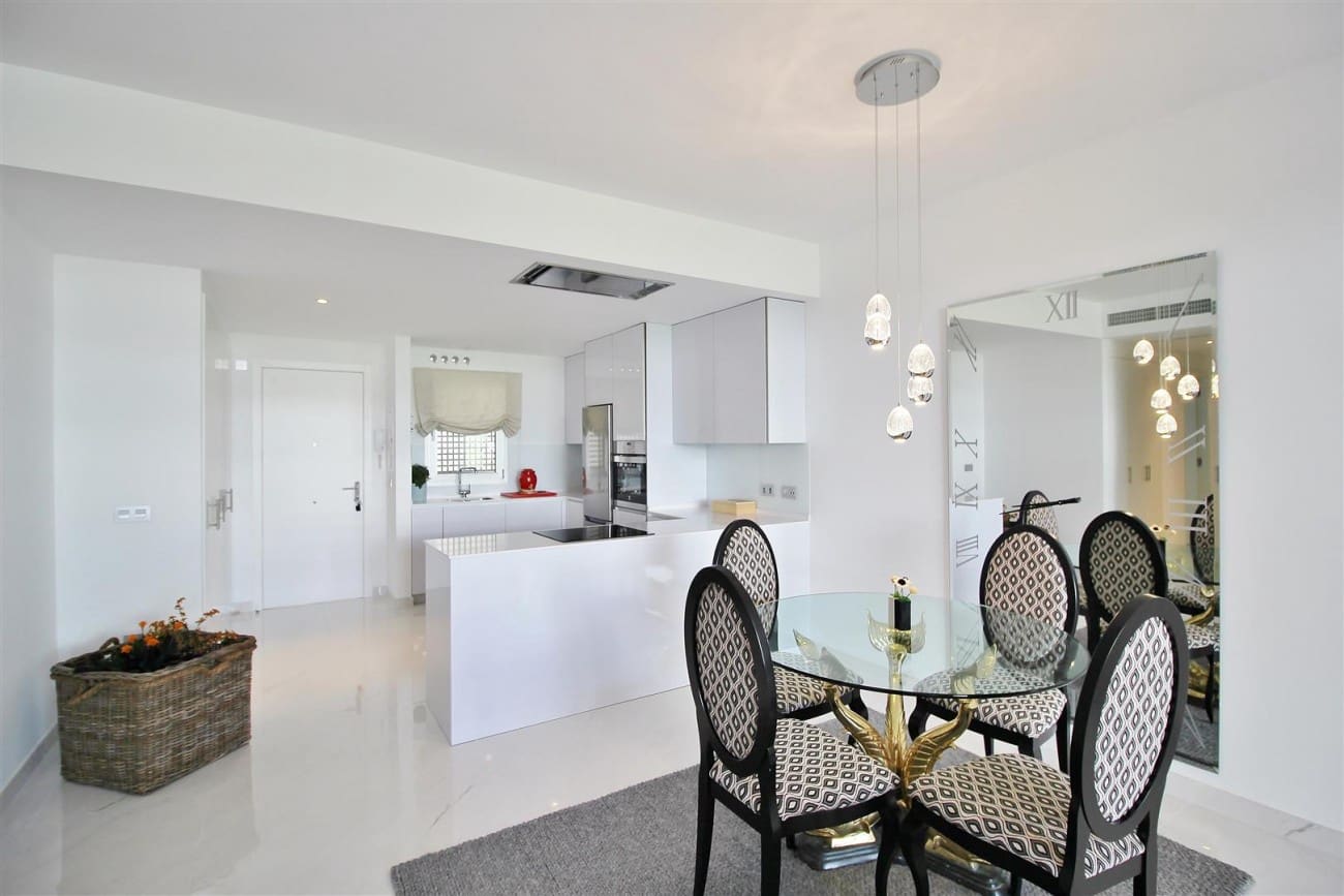 Apartamento de 4 habitaciones en New Golden Mile en venta con piscina - 360.000 € (Ref: 7543795)