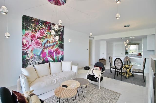 Apartamento de 4 habitaciones en New Golden Mile, Estepona en venta con piscina - 360.000 € (Ref: 7543795)