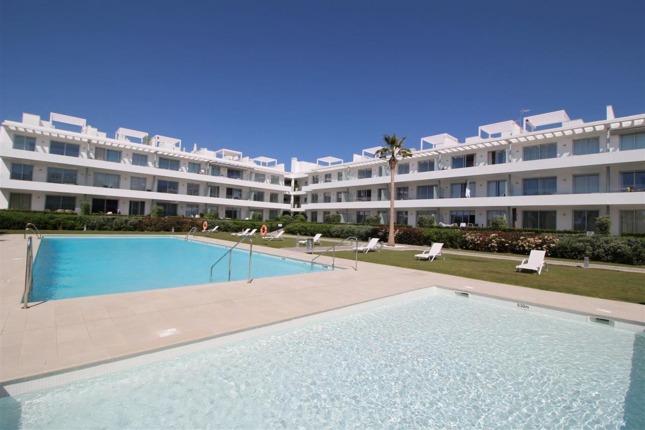 Apartamento de 4 habitaciones en New Golden Mile en venta con piscina - 360.000 € (Ref: 7543795)