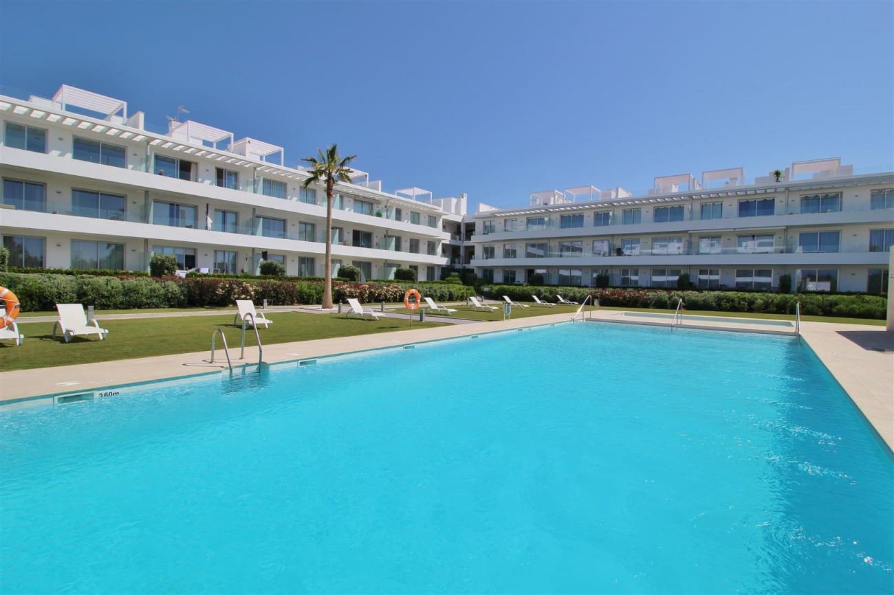 Apartamento de 4 habitaciones en New Golden Mile en venta con piscina - 360.000 € (Ref: 7543795)