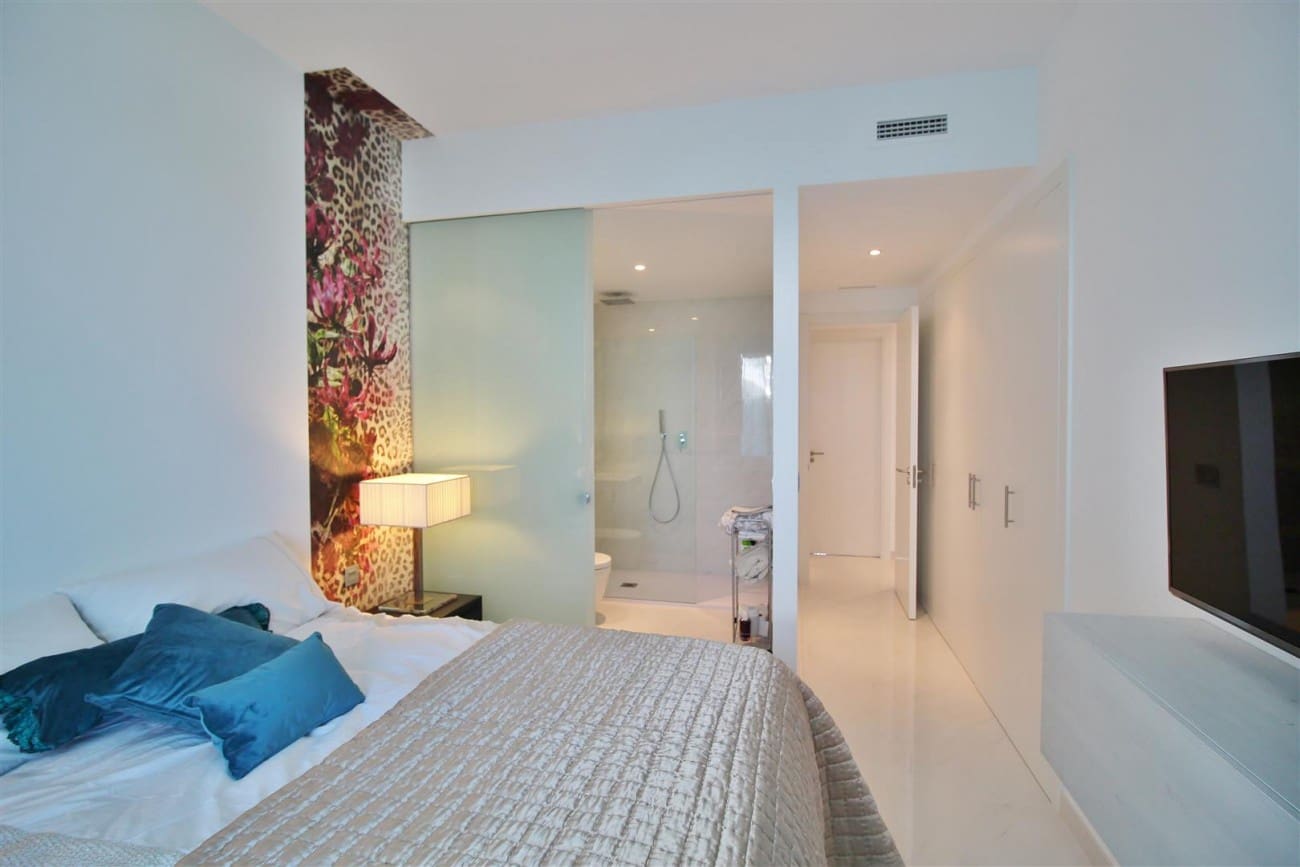 Apartamento de 4 habitaciones en New Golden Mile en venta con piscina - 360.000 € (Ref: 7543795)