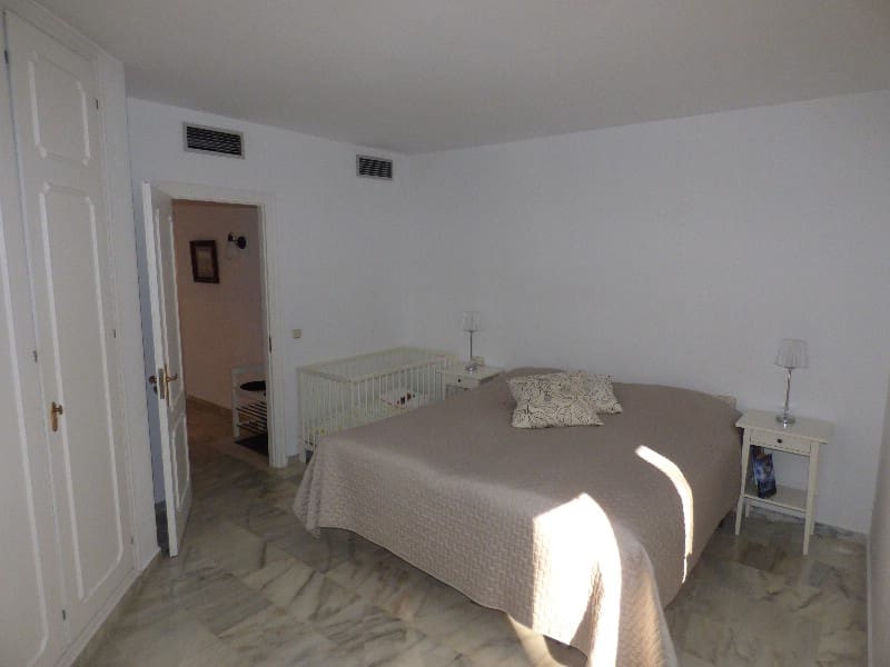 2 sypialnia Apartament na sprzedaż w Marbella z basenem - 329 000 € (Ref: 7543807)