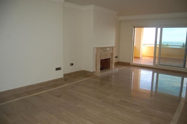 Apartamento de 3 habitaciones en Marbella en venta con piscina - 650.000 € (Ref: 7543816)