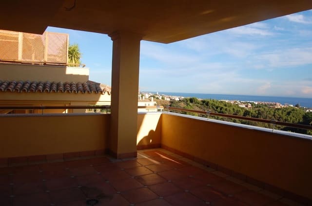 Apartamento de 3 habitaciones en Marbella en venta con piscina - 650.000 € (Ref: 7543816)