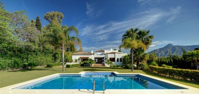 Chalet de 6 habitaciones en Marbella en venta con piscina - 4.950.000 € (Ref: 7543824)
