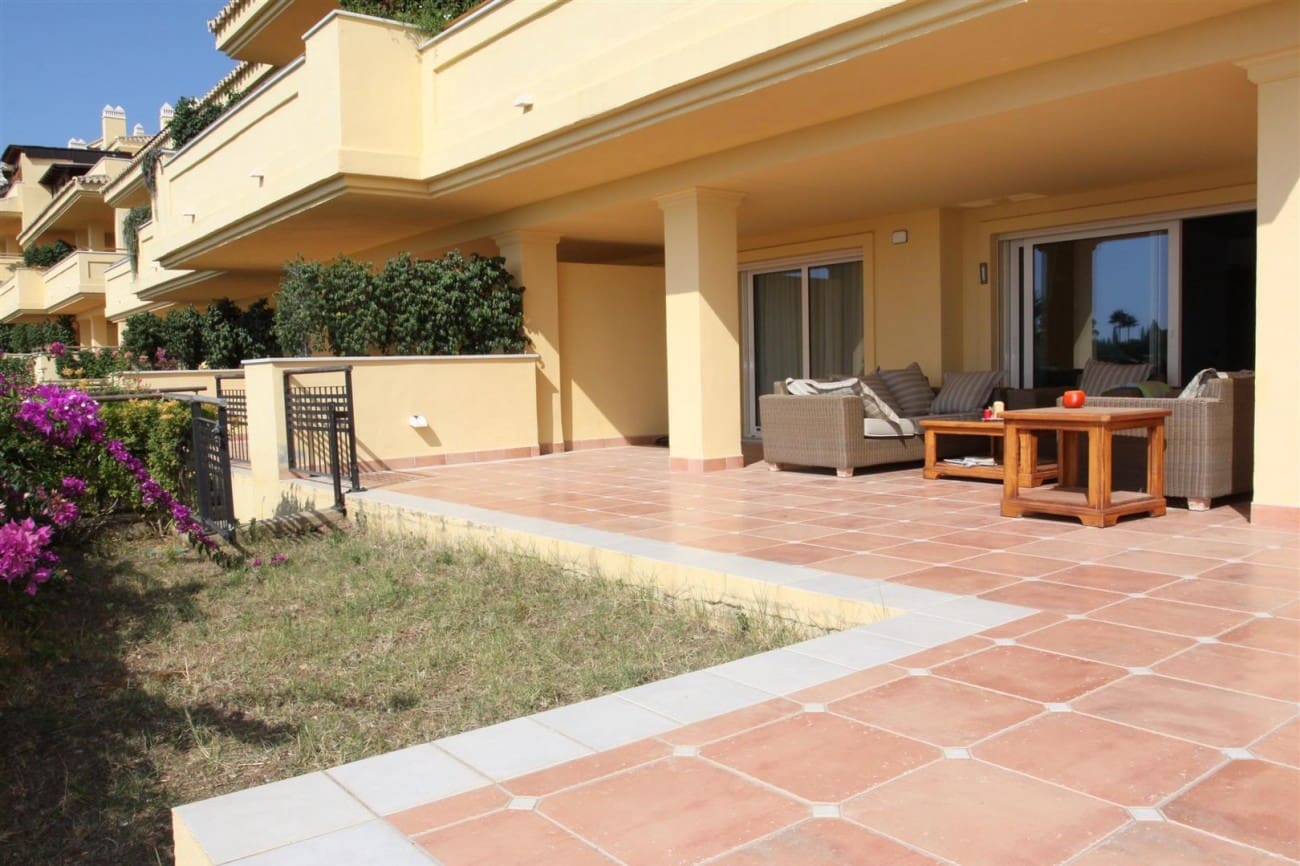 3 bedroom Apartment for sale in Marbella with pool - € 650,000 (Ref: 7543827)