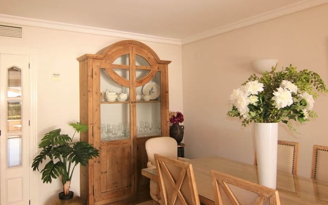 2 quarto Apartamento para venda em Estepona com piscina - 550 000 € (Ref: 7543835)