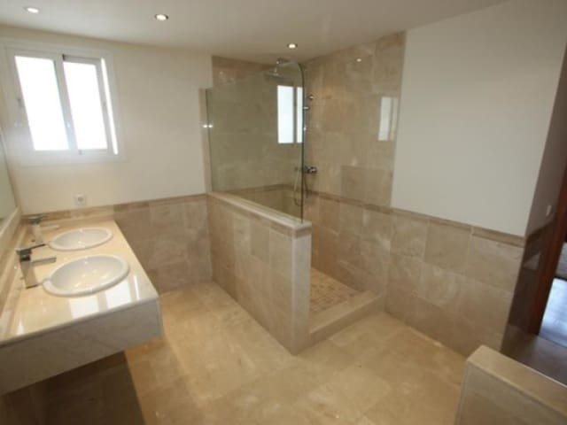 2 makuuhuone Huoneisto myytävänä paikassa Marbella - 939 000 € (Ref: 7543836)