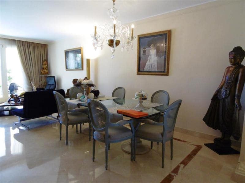 2 chambre Appartement à vendre à Estepona avec piscine - 679 000 € (Ref: 7543837)