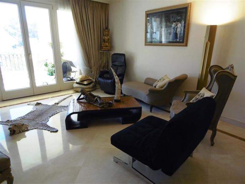 2 chambre Appartement à vendre à Estepona avec piscine - 679 000 € (Ref: 7543837)