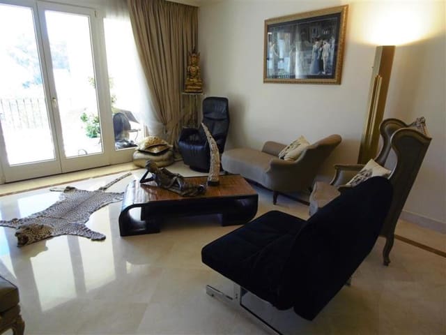 2 chambre Appartement à vendre à Estepona avec piscine - 679 000 € (Ref: 7543837)
