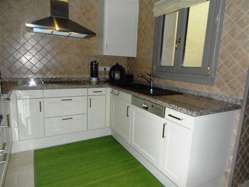 2 chambre Appartement à vendre à Estepona avec piscine - 679 000 € (Ref: 7543837)