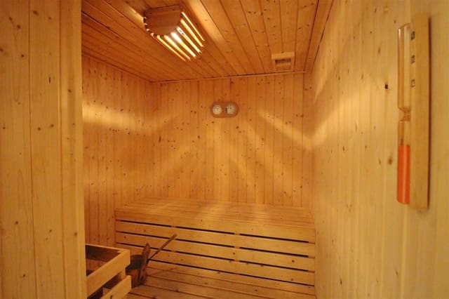 3 makuuhuone Omakotitalo myytävänä paikassa Marbella mukana uima-altaan - 1 500 000 € (Ref: 7543838)