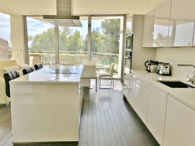 3 makuuhuone Omakotitalo myytävänä paikassa Marbella mukana uima-altaan - 1 500 000 € (Ref: 7543838)