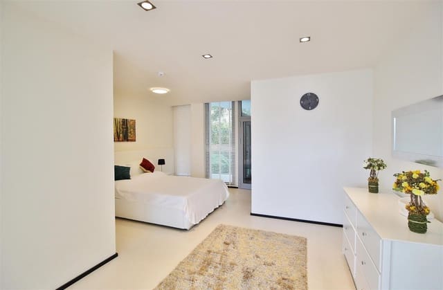 Casa de 5 habitaciones en Marbella en venta con piscina - 2.500.000 € (Ref: 7543840)