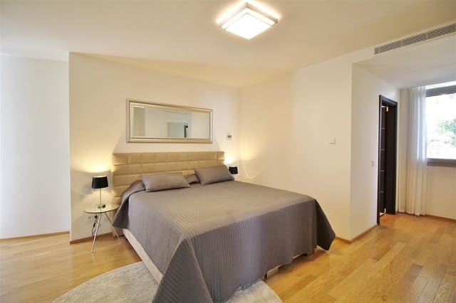 Casa de 5 habitaciones en Marbella en venta con piscina - 2.500.000 € (Ref: 7543840)