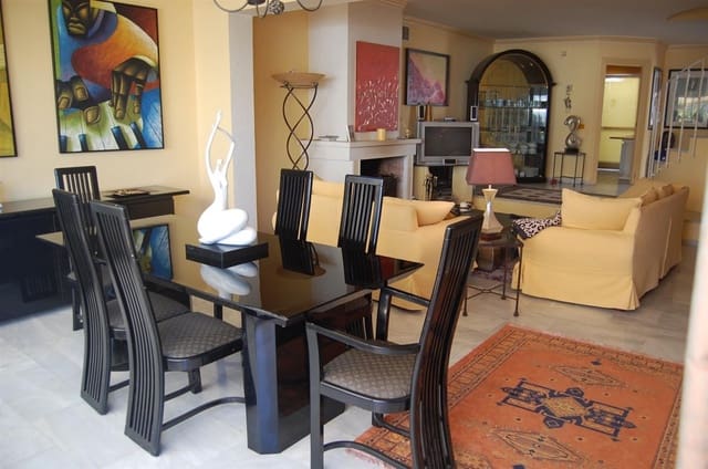 2 makuuhuone Omakotitalo myytävänä paikassa Marbella mukana uima-altaan - 399 000 € (Ref: 7543841)