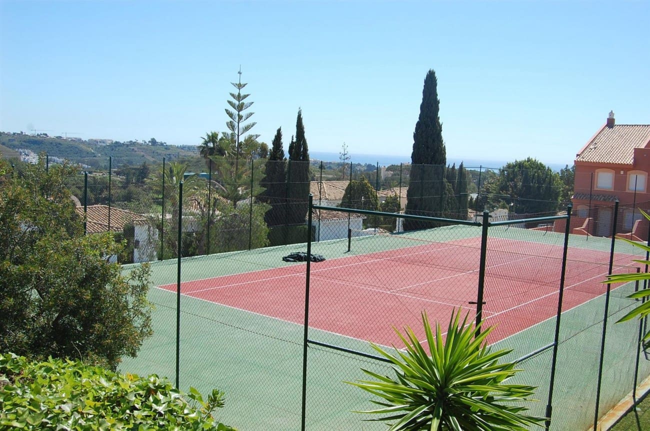 2 makuuhuone Omakotitalo myytävänä paikassa Marbella mukana uima-altaan - 399 000 € (Ref: 7543841)