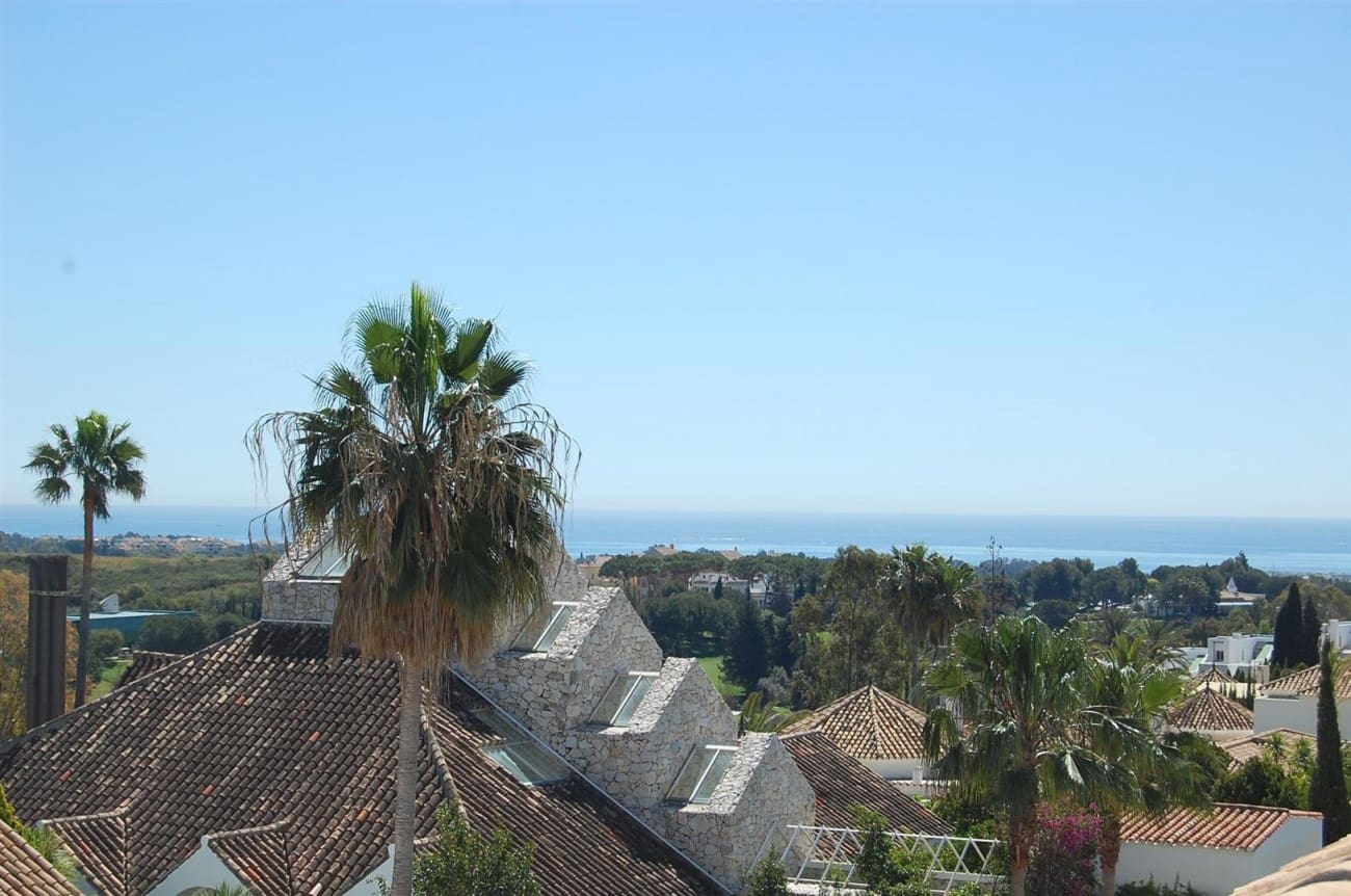 2 makuuhuone Omakotitalo myytävänä paikassa Marbella mukana uima-altaan - 399 000 € (Ref: 7543841)