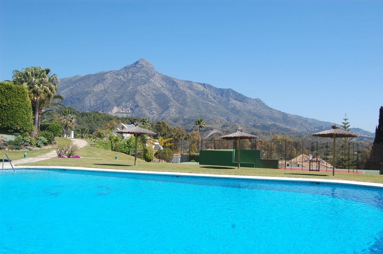 2 makuuhuone Omakotitalo myytävänä paikassa Marbella mukana uima-altaan - 399 000 € (Ref: 7543841)