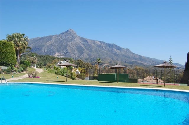 2 makuuhuone Omakotitalo myytävänä paikassa Marbella mukana uima-altaan - 399 000 € (Ref: 7543841)