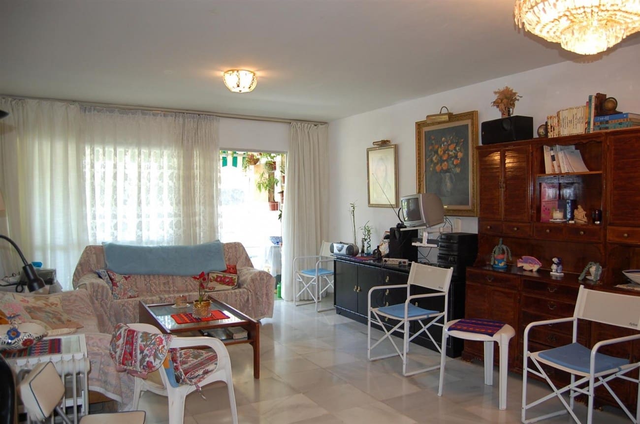 4 makuuhuone Huoneisto myytävänä paikassa Marbella mukana uima-altaan - 395 000 € (Ref: 7543846)